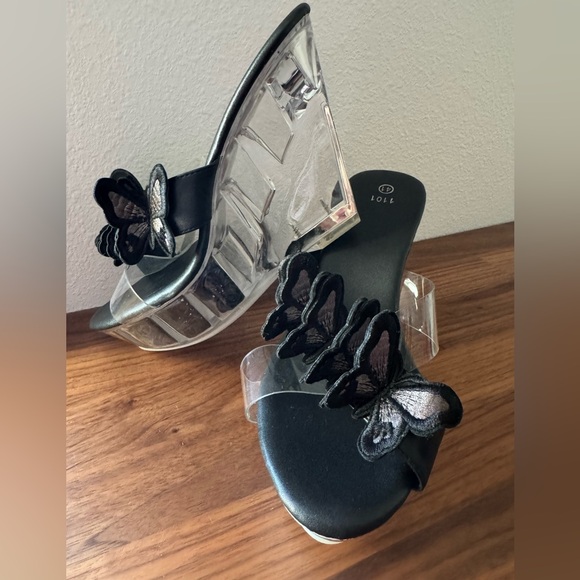 Clear Platform Black Butterfly Wedge Sandals - Size 8.5/9 - Picture 12 of 16